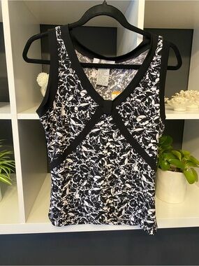 NWT Nine West Black and White Printed V-Neck Tank With Black Piping Size S